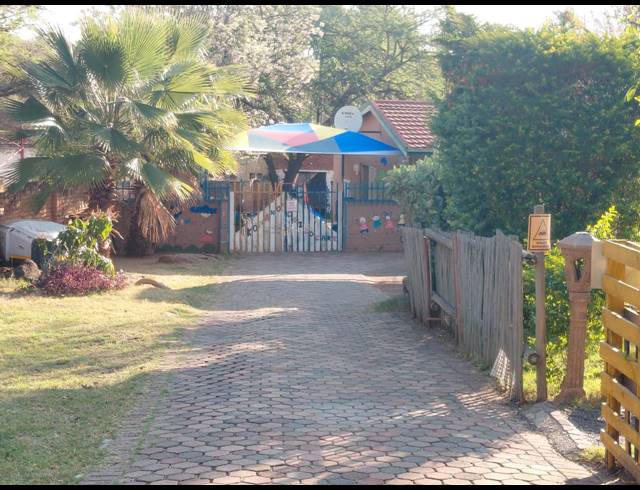 5 BEDROOM FREEHOLD FOR SALE IN ELANDSRAND